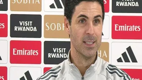 首回合队徽亮相原因？曼奇尼盼裁判对罗马予以敬意